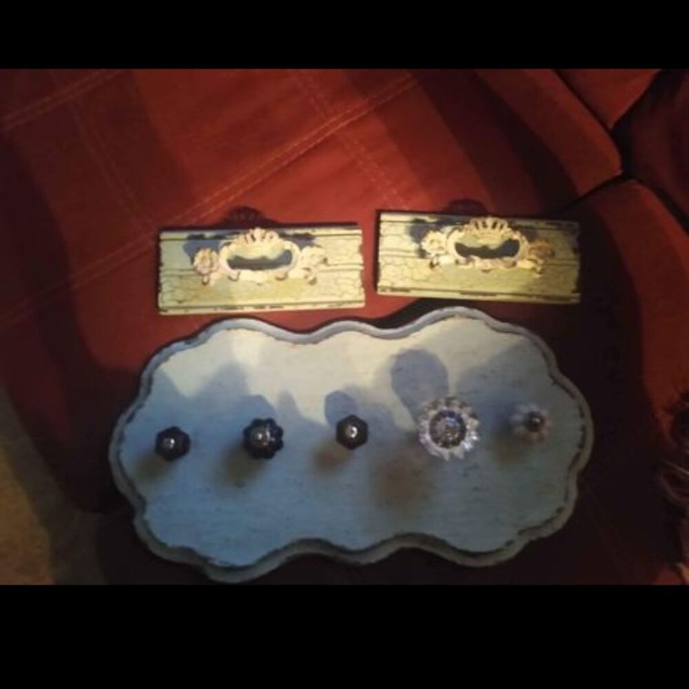 Decorative hanger